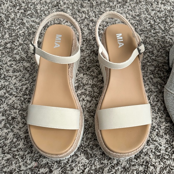 Shoe Bundle - Picture 2 of 12